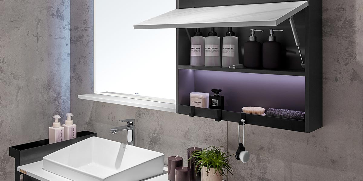 Tủ phòng tắm hiện đại có bồn rửa bằng gốm