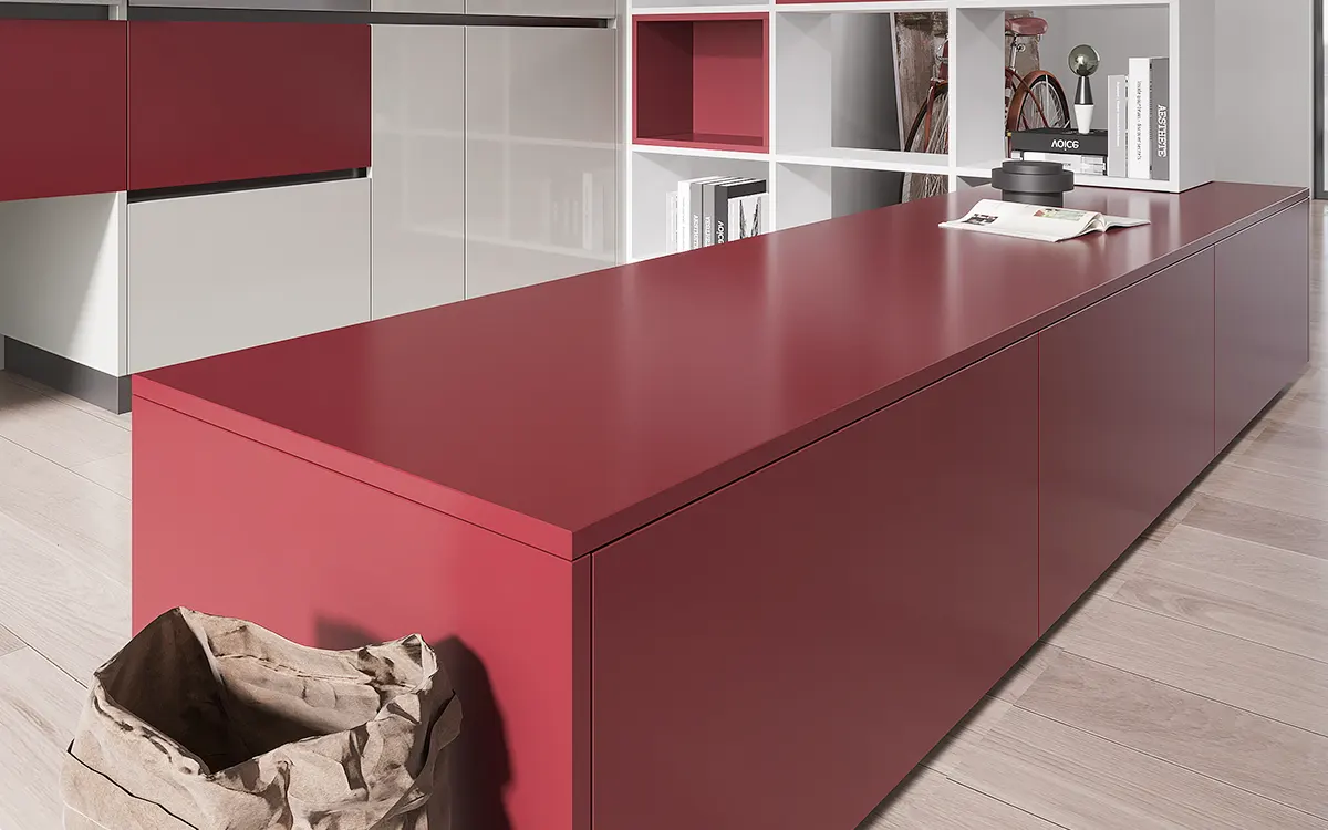 Thiết kế nhà bếp màu xám và đỏ có vách ngăn Cabinets